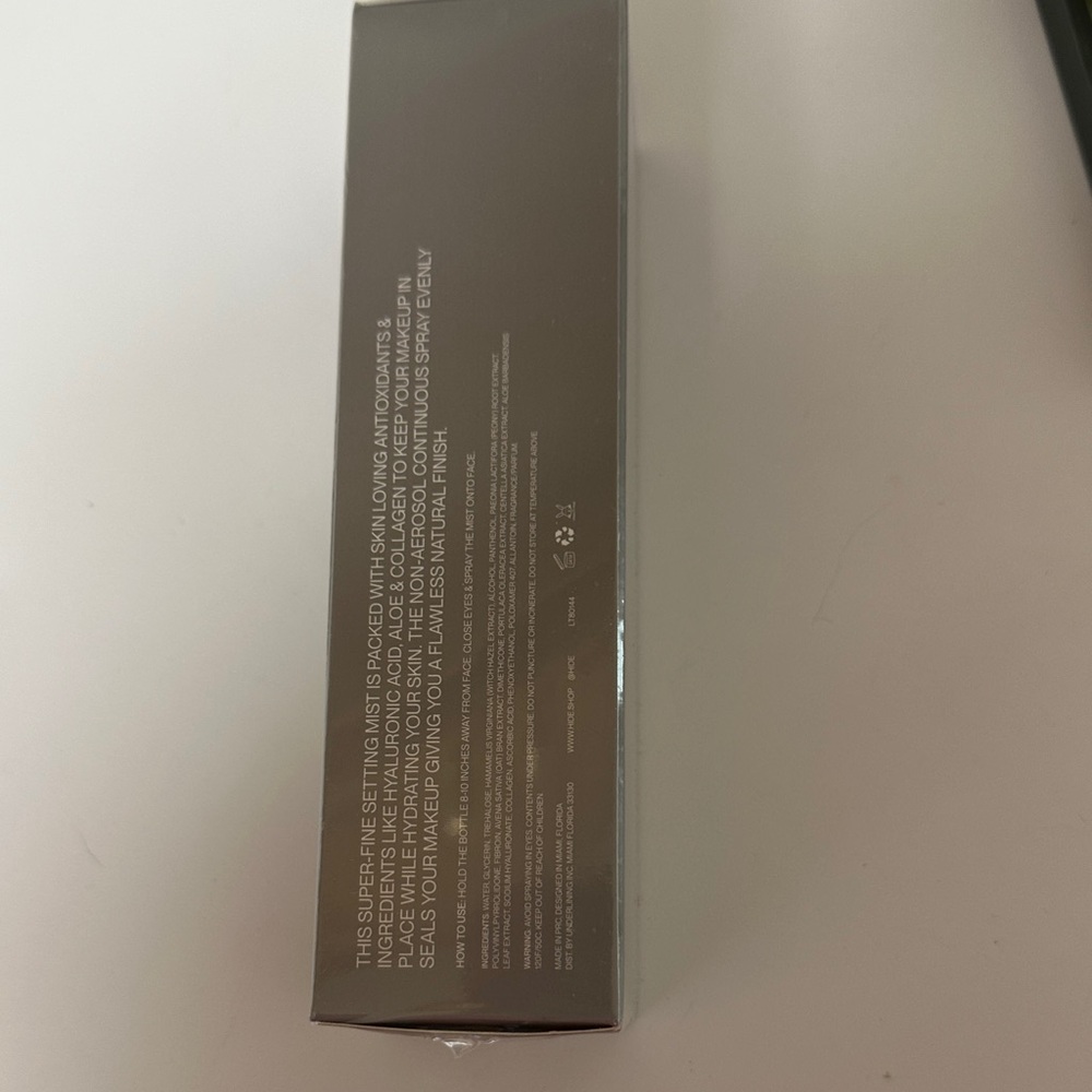 HIDE Super Set Continuous Setting Mist - Picture 2 of 3
